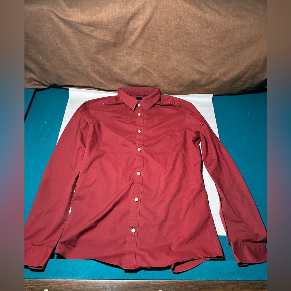 H&M button up dress shirt​